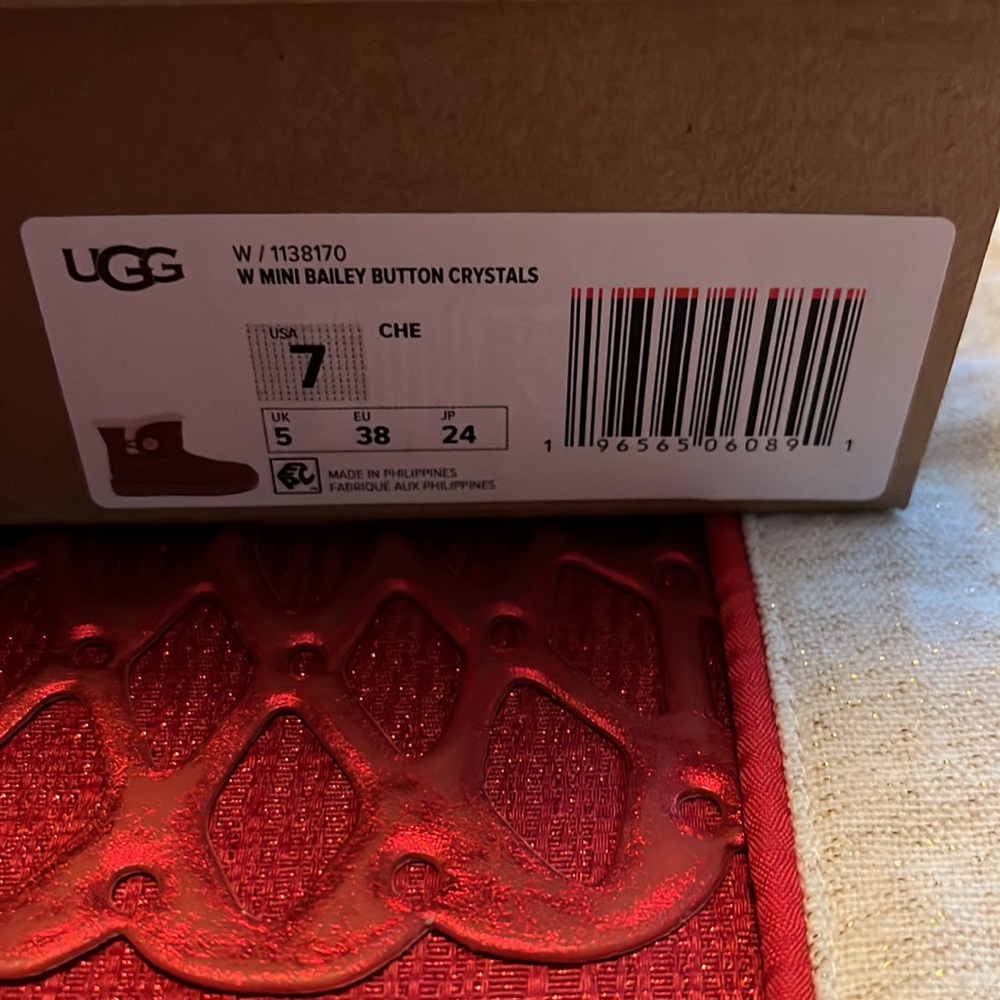 Ugg Mini Bailey Button Crystals Size 7 - image 5